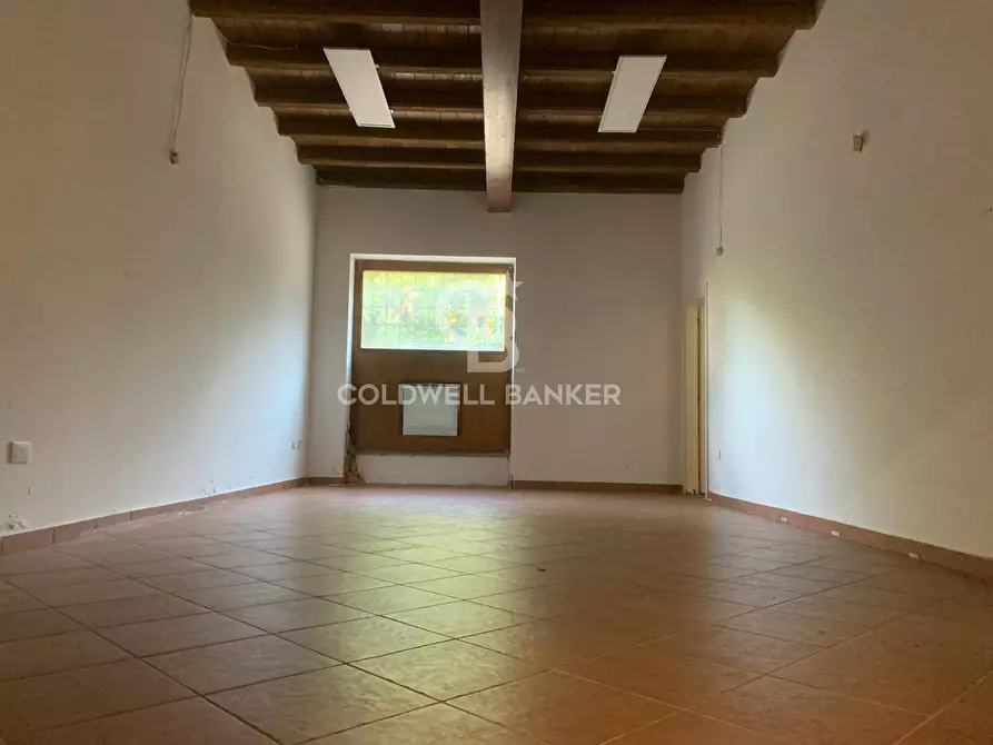 Immagine 4 di Locale commerciale in vendita  in Via Roma 15 a Santa Marinella