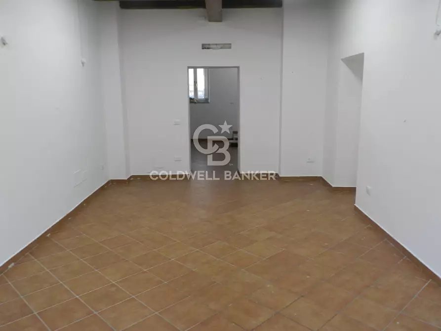 Immagine 5 di Locale commerciale in vendita  in Via Roma 15 a Santa Marinella