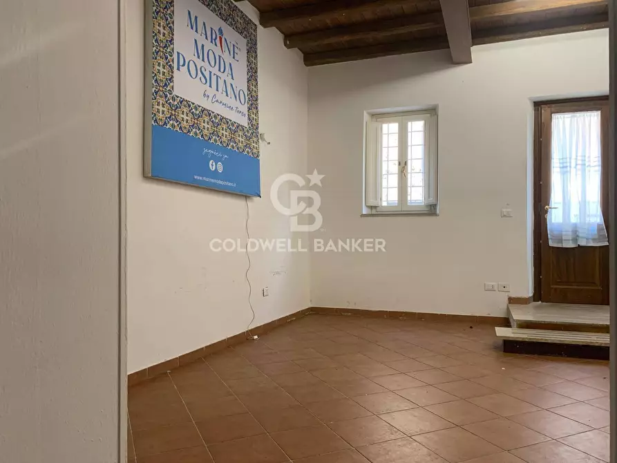 Immagine 7 di Locale commerciale in vendita  in Via Roma 15 a Santa Marinella