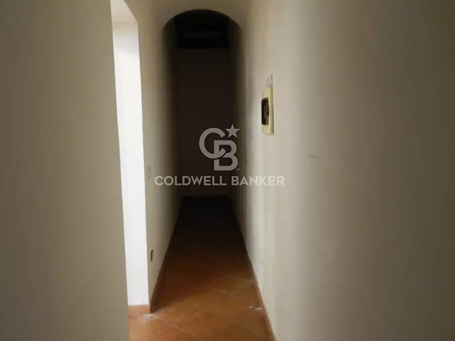 Immagine 10 di Locale commerciale in vendita  in Via Roma 15 a Santa Marinella