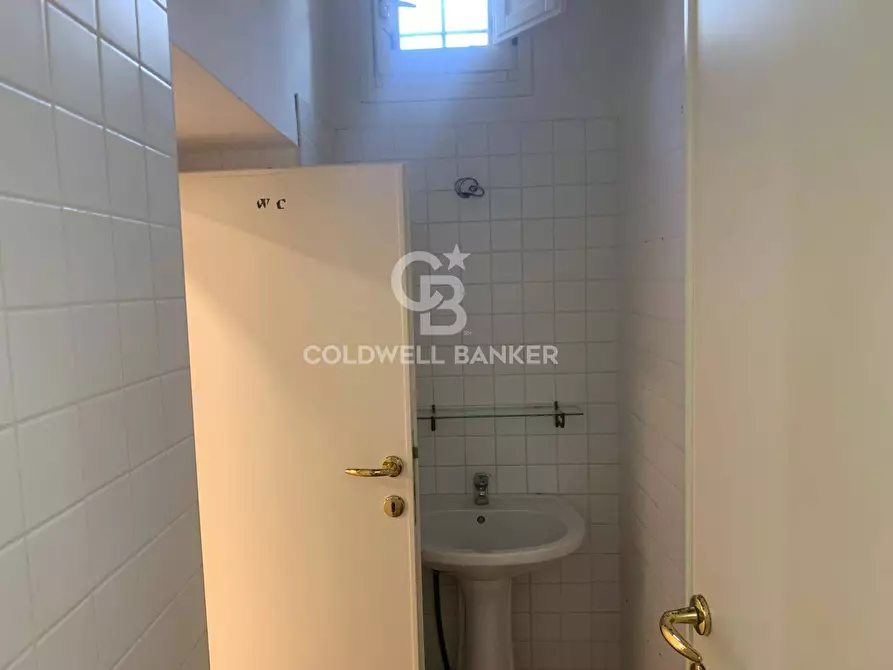 Immagine 16 di Locale commerciale in vendita  in Via Roma 15 a Santa Marinella