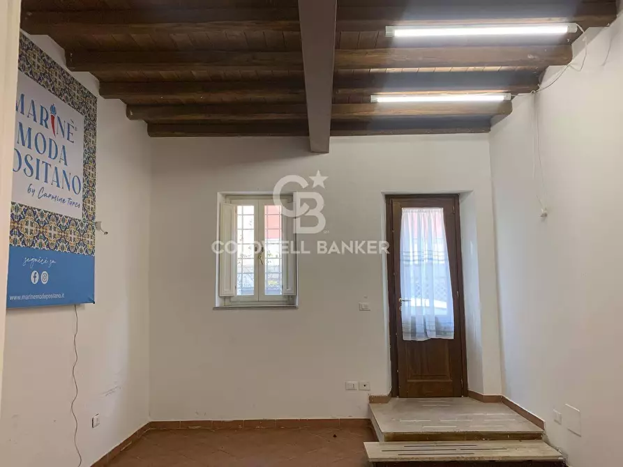 Immagine 11 di Locale commerciale in vendita  in Via Roma 15 a Santa Marinella