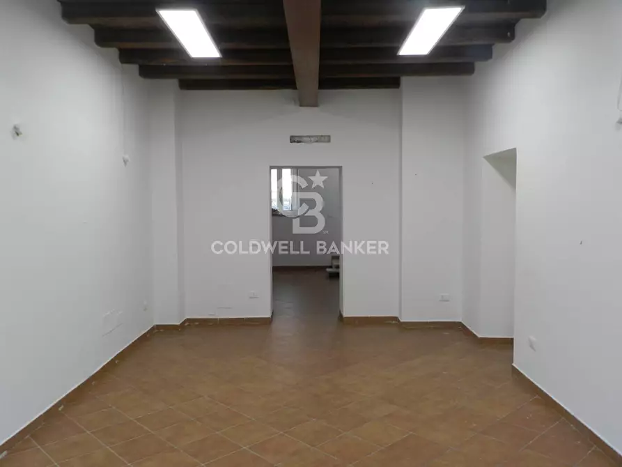 Immagine 12 di Locale commerciale in vendita  in Via Roma 15 a Santa Marinella