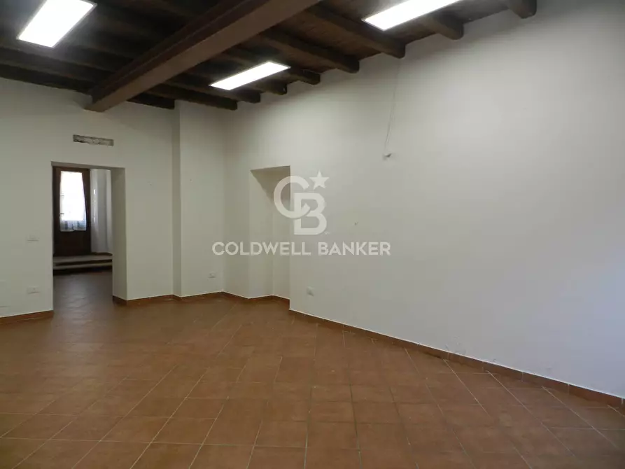 Immagine 13 di Locale commerciale in vendita  in Via Roma 15 a Santa Marinella