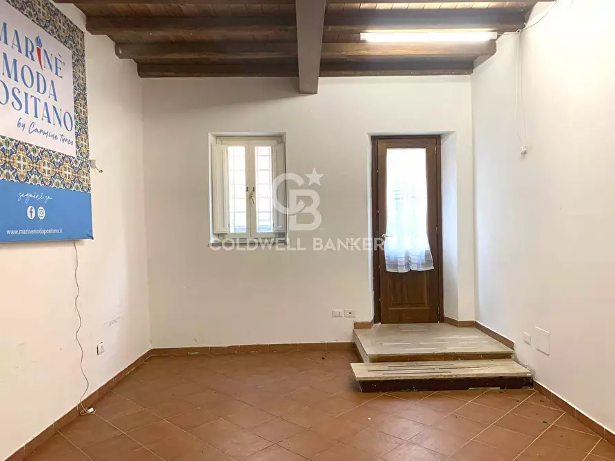 Immagine 14 di Locale commerciale in vendita  in Via Roma 15 a Santa Marinella