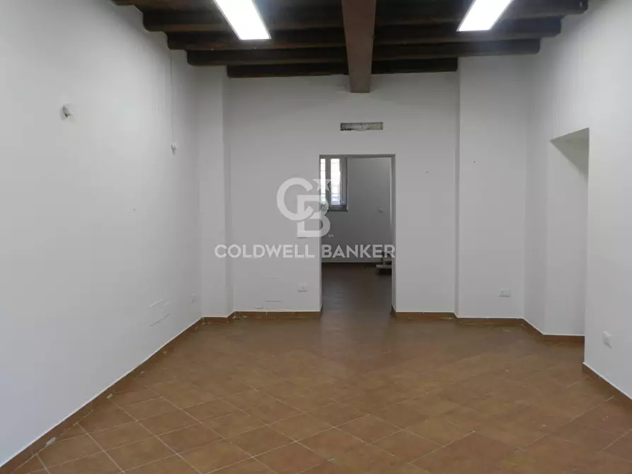 Immagine 17 di Locale commerciale in vendita  in Via Roma 15 a Santa Marinella