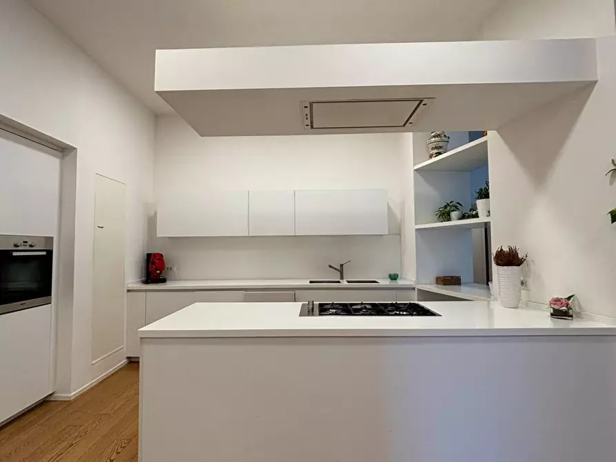 Immagine 7 di Appartamento in vendita  in Corso Giuseppe Garibaldi 218 a Salerno