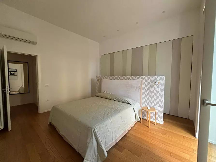 Immagine 4 di Appartamento in vendita  in Corso Giuseppe Garibaldi 218 a Salerno