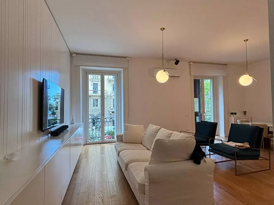 Immagine 11 di Appartamento in vendita  in Corso Giuseppe Garibaldi 218 a Salerno