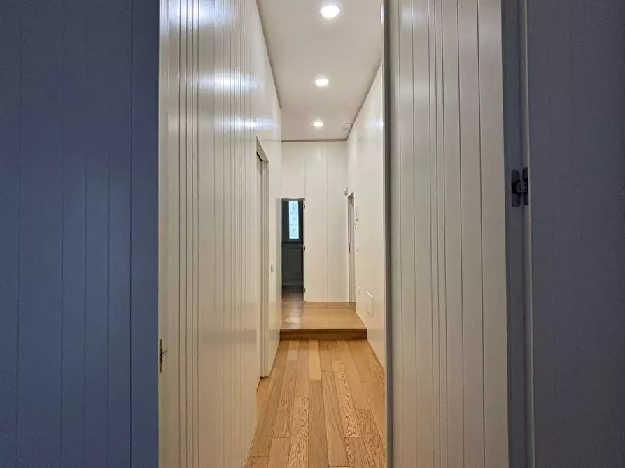 Immagine 14 di Appartamento in vendita  in Corso Giuseppe Garibaldi 218 a Salerno