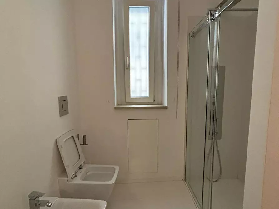 Immagine 15 di Appartamento in vendita  in Corso Giuseppe Garibaldi 218 a Salerno