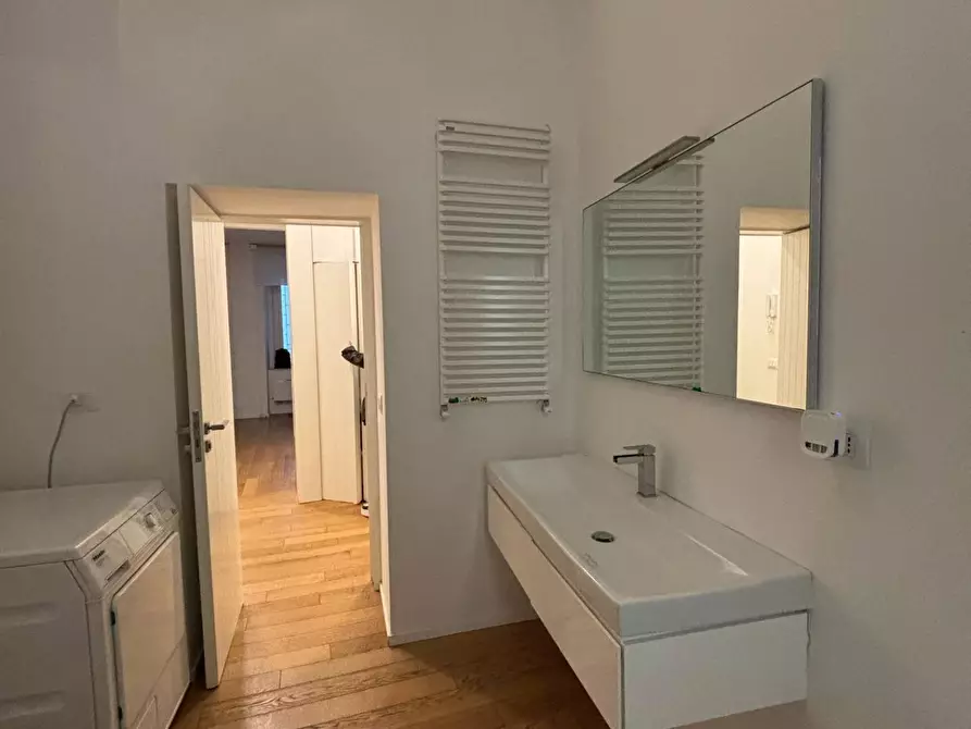 Immagine 16 di Appartamento in vendita  in Corso Giuseppe Garibaldi 218 a Salerno