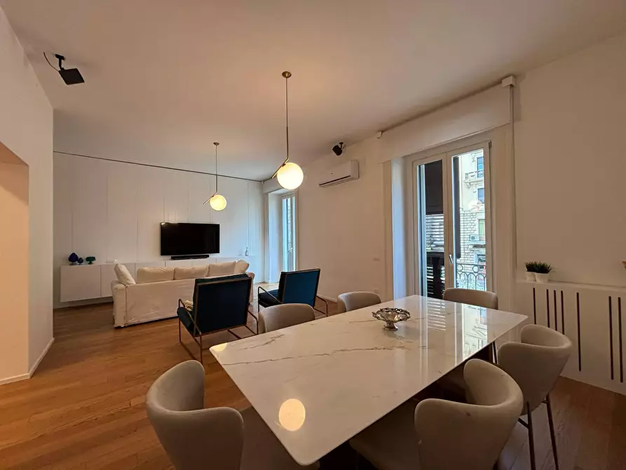 Immagine 3 di Appartamento in vendita  in Corso Giuseppe Garibaldi 218 a Salerno