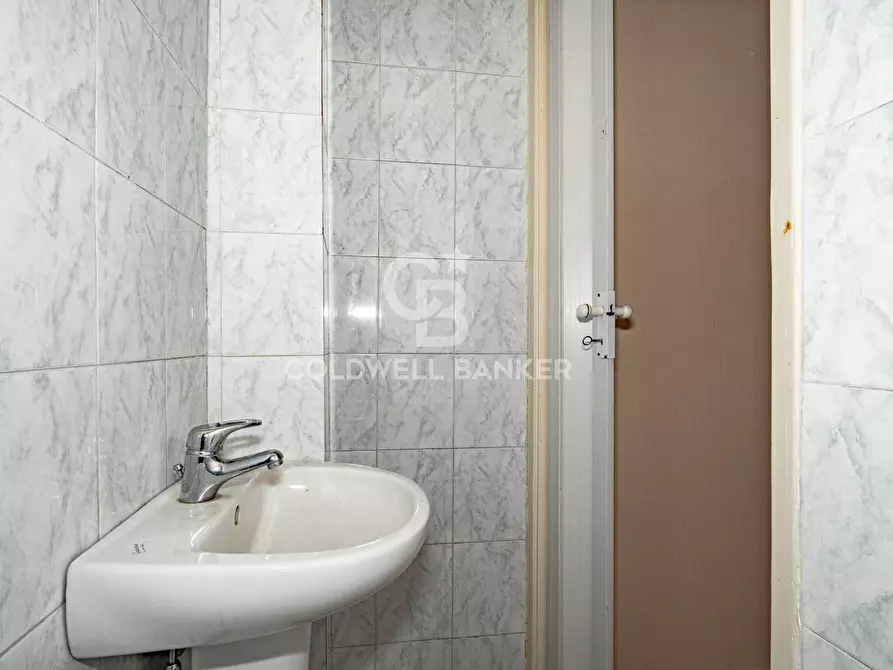 Immagine 23 di Locale commerciale in affitto  in Via Romeo 31 a Acireale