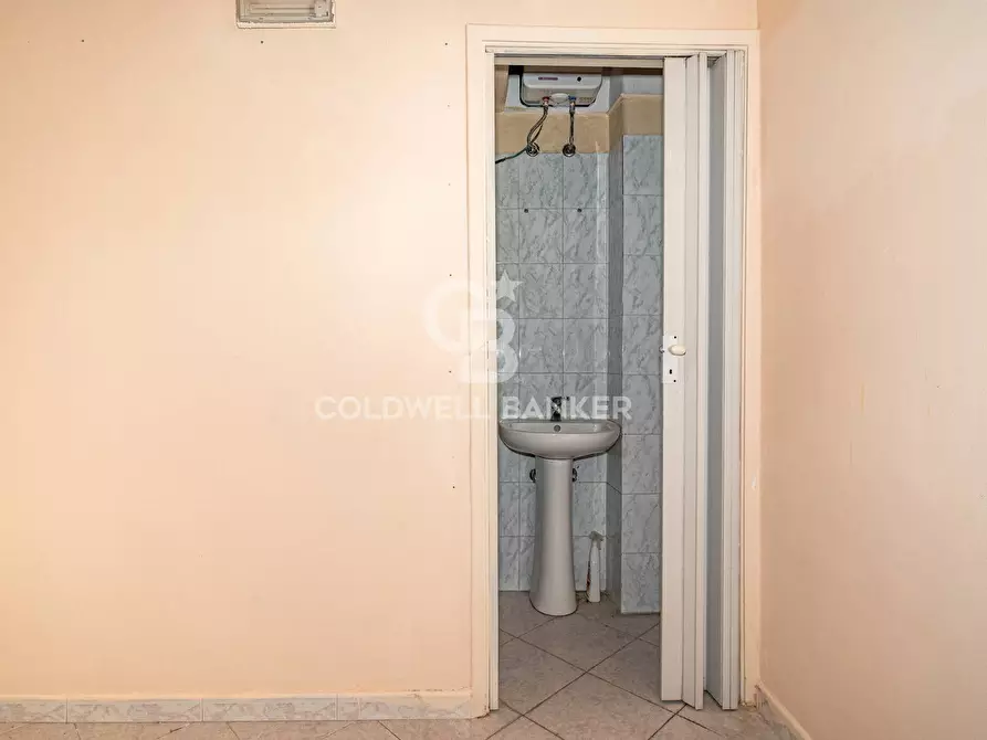 Immagine 22 di Locale commerciale in affitto  in Via Romeo 31 a Acireale