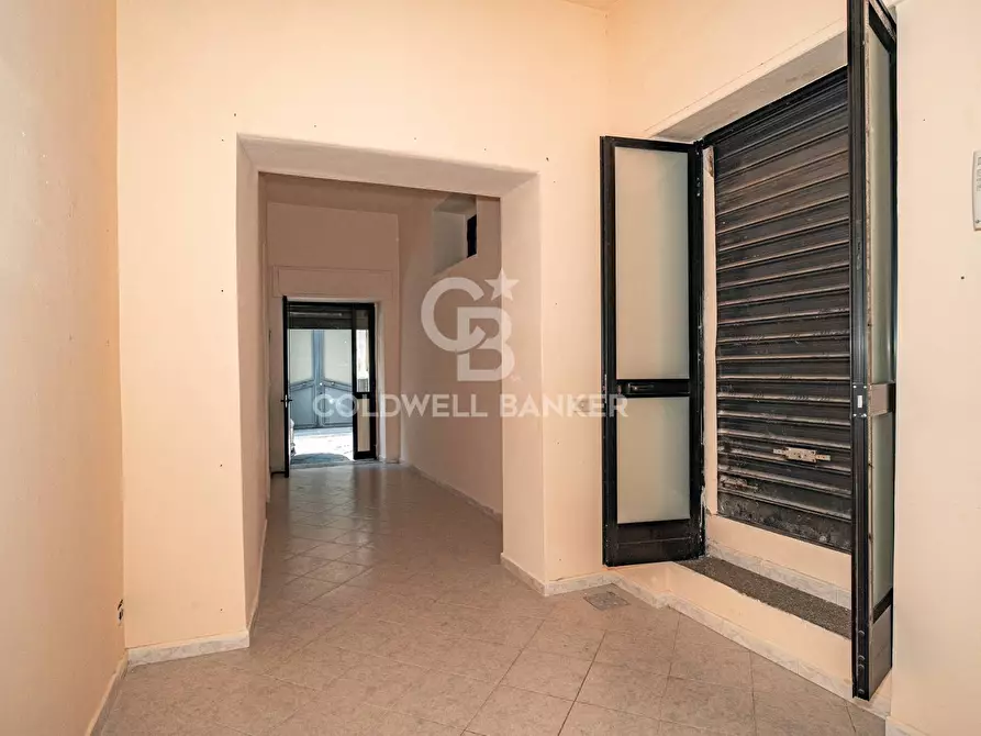 Immagine 12 di Locale commerciale in affitto  in Via Romeo 31 a Acireale