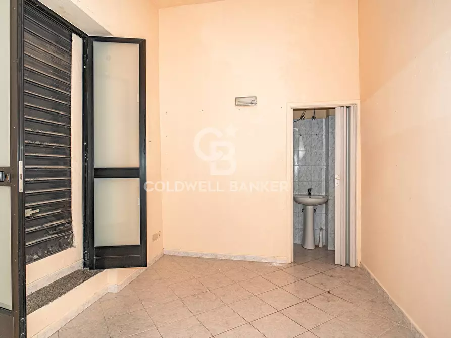 Immagine 17 di Locale commerciale in affitto  in Via Romeo 31 a Acireale