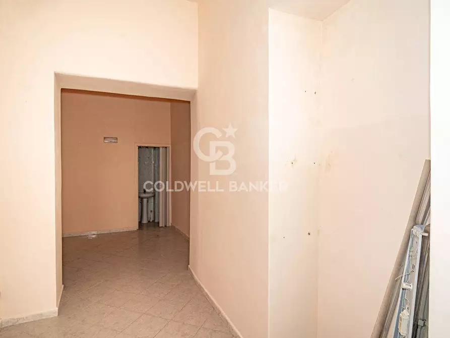 Immagine 18 di Locale commerciale in affitto  in Via Romeo 31 a Acireale