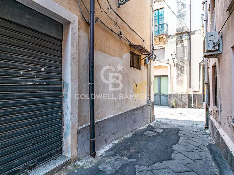 Immagine 9 di Locale commerciale in affitto  in Via Romeo 31 a Acireale