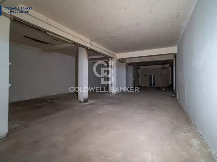 Immagine 5 di Locale commerciale in vendita  in Via Umberto 16 a Santa Venerina