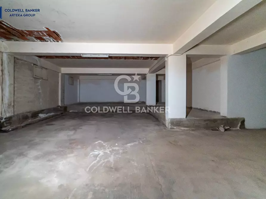 Immagine 8 di Locale commerciale in vendita  in Via Umberto 16 a Santa Venerina