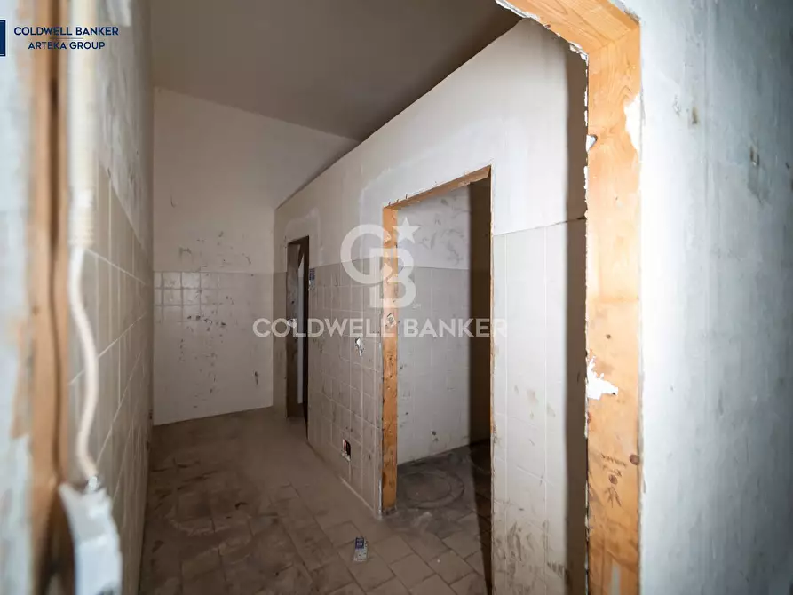 Immagine 10 di Locale commerciale in vendita  in Via Umberto 16 a Santa Venerina