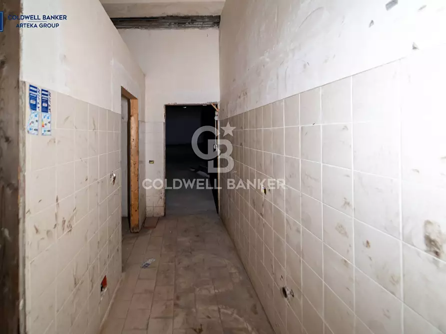 Immagine 13 di Locale commerciale in vendita  in Via Umberto 16 a Santa Venerina