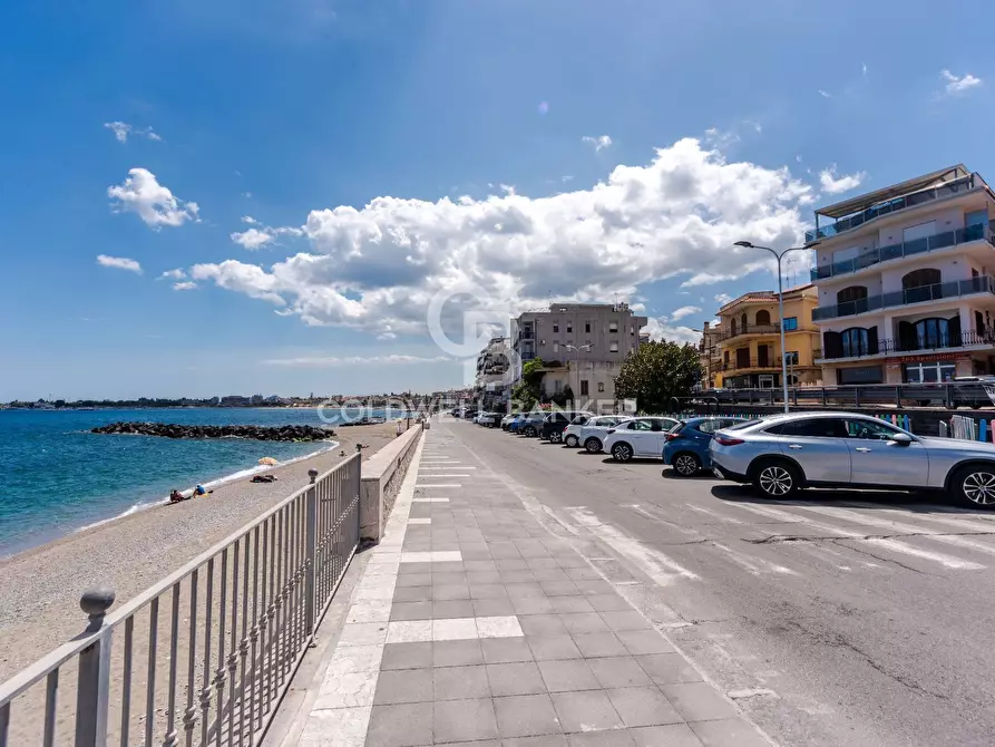 Immagine 10 di Appartamento in vendita  in Via Cristoforo Colombo 5 a Giardini-Naxos