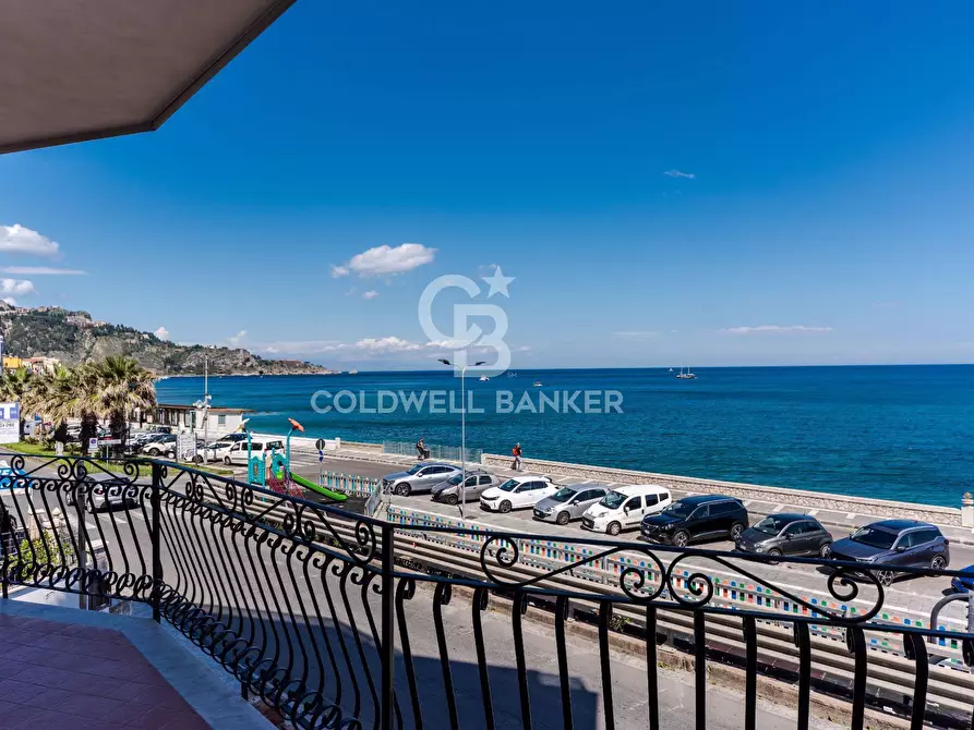 Immagine 9 di Appartamento in vendita  in Via Cristoforo Colombo 5 a Giardini-Naxos