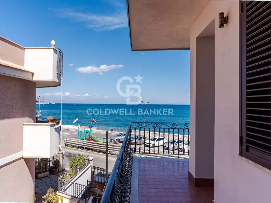 Immagine 19 di Appartamento in vendita  in Via Cristoforo Colombo 5 a Giardini-Naxos