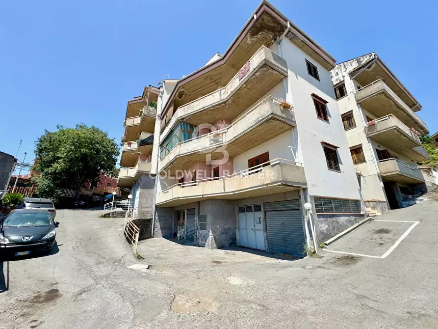 Immagine 5 di Appartamento in vendita  in via Ciminna 11 a Aci Catena