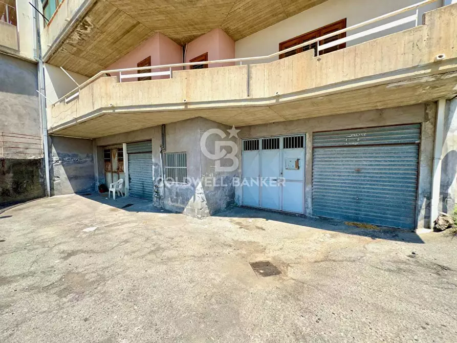 Immagine 26 di Appartamento in vendita  in via Ciminna 11 a Aci Catena