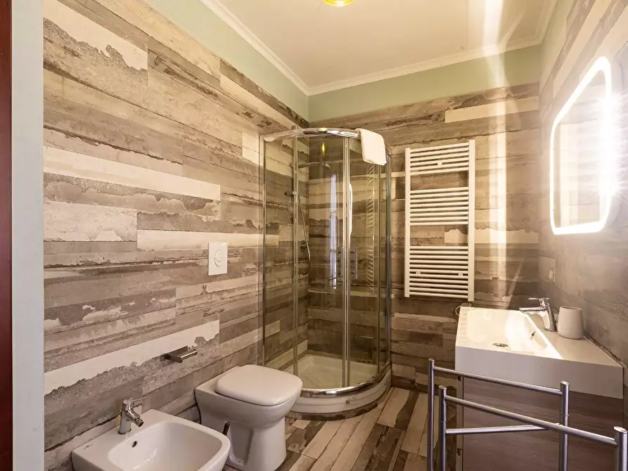 Immagine 10 di Casa indipendente in vendita  in Via Andrea Sabatini 8/10 a Salerno