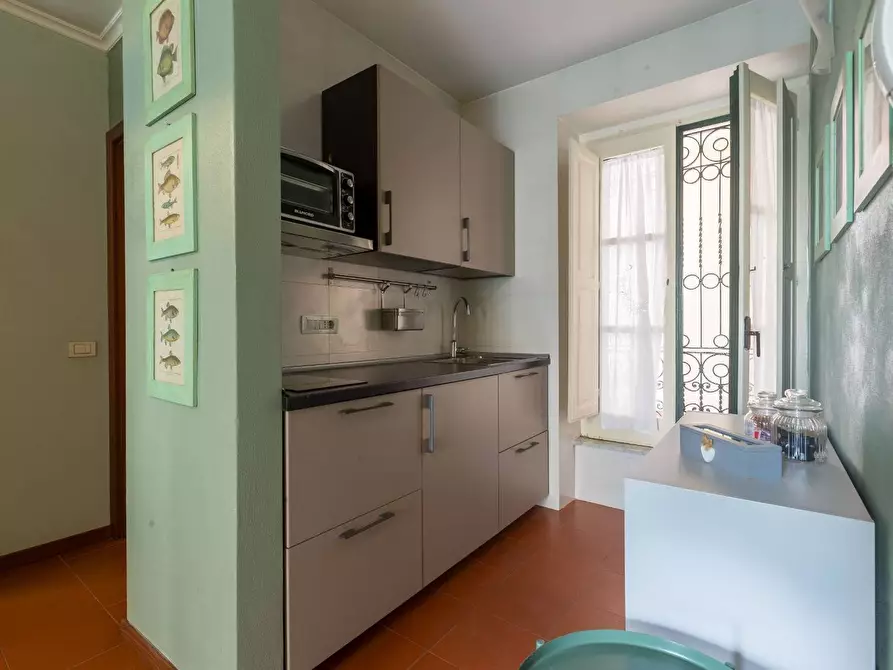 Immagine 5 di Casa indipendente in vendita  in Via Andrea Sabatini 8/10 a Salerno