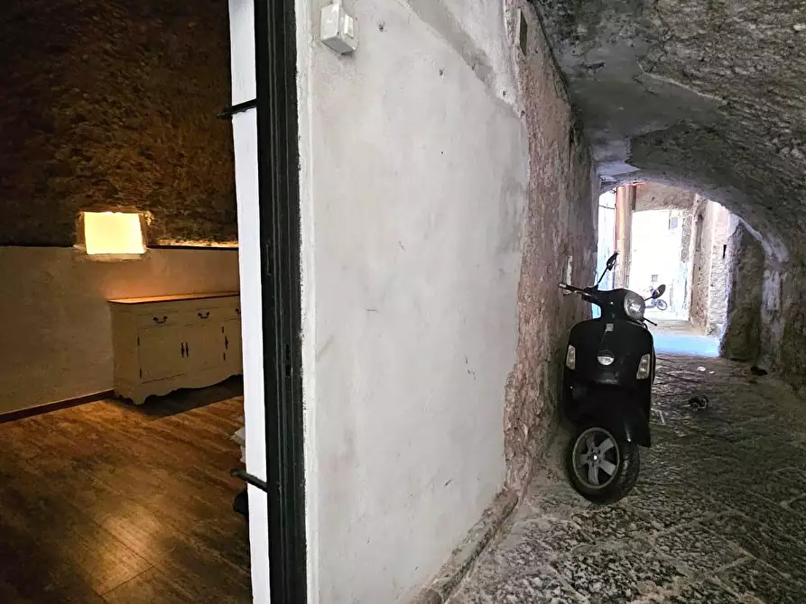 Immagine 3 di Attività commerciale in affitto  in Via Dogana Vecchia 40 a Salerno