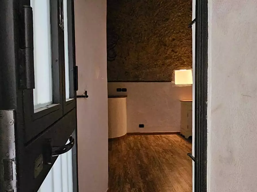 Immagine 4 di Attività commerciale in affitto  in Via Dogana Vecchia 40 a Salerno