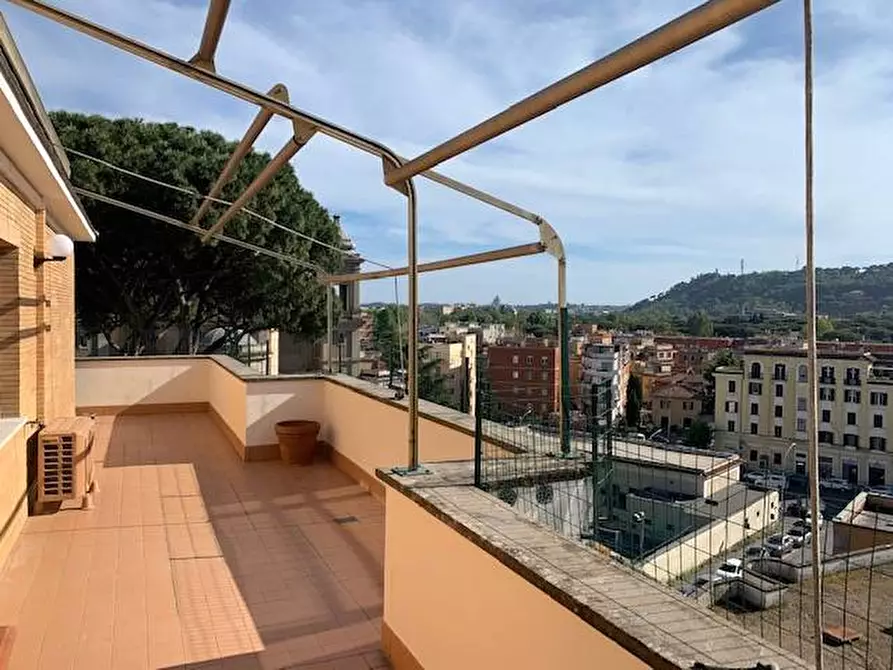 Immagine 1 di Attico in affitto  a Roma