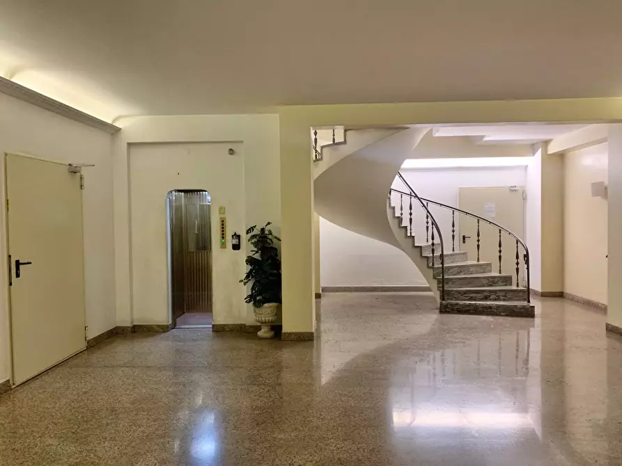 Immagine 21 di Attico in affitto  a Roma