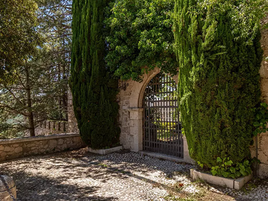 Immagine 6 di Castello in vendita  in Largo Castello a Pereto