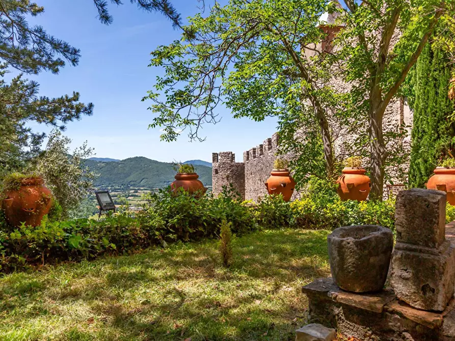 Immagine 10 di Castello in vendita  in Largo Castello a Pereto