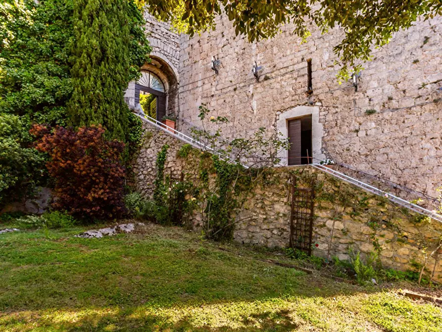 Immagine 12 di Castello in vendita  in Largo Castello a Pereto