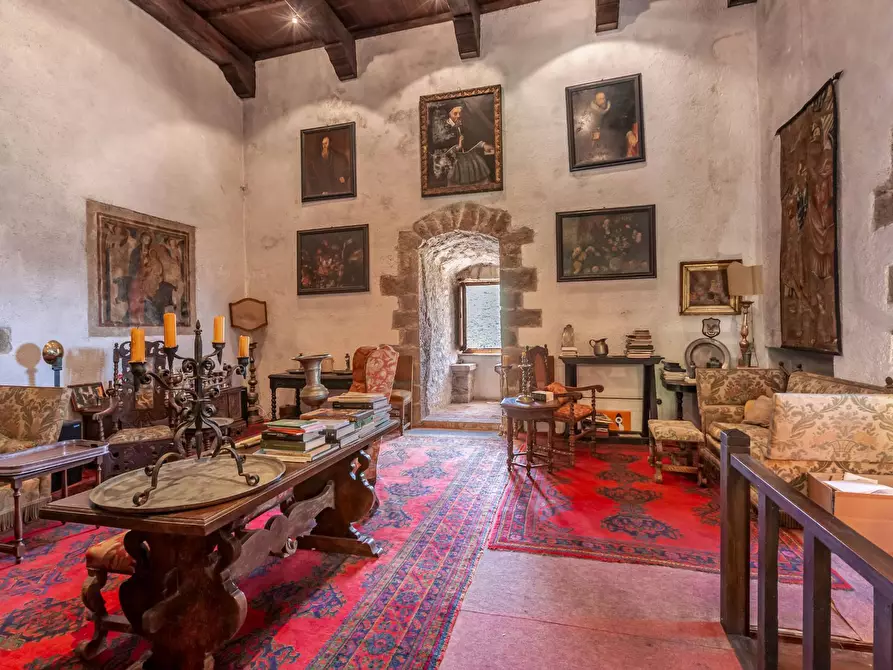 Immagine 15 di Castello in vendita  in Largo Castello a Pereto