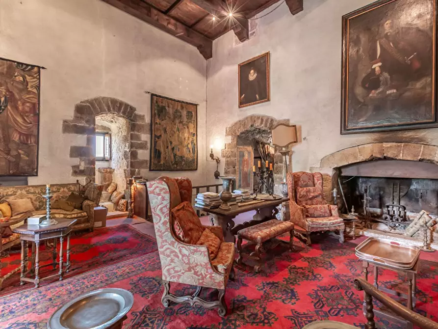 Immagine 16 di Castello in vendita  in Largo Castello a Pereto