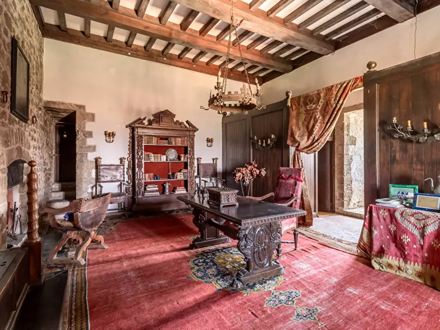 Immagine 20 di Castello in vendita  in Largo Castello a Pereto