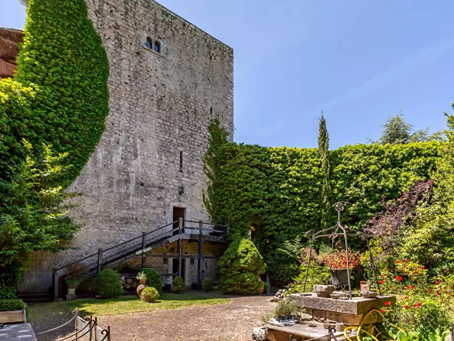 Immagine 32 di Castello in vendita  in Largo Castello a Pereto