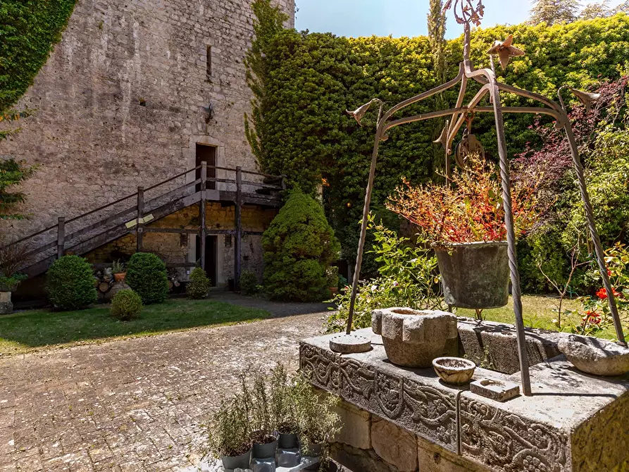 Immagine 36 di Castello in vendita  in Largo Castello a Pereto