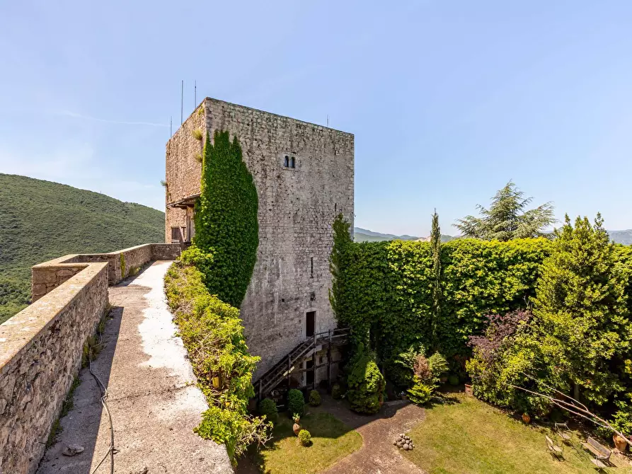 Immagine 39 di Castello in vendita  in Largo Castello a Pereto