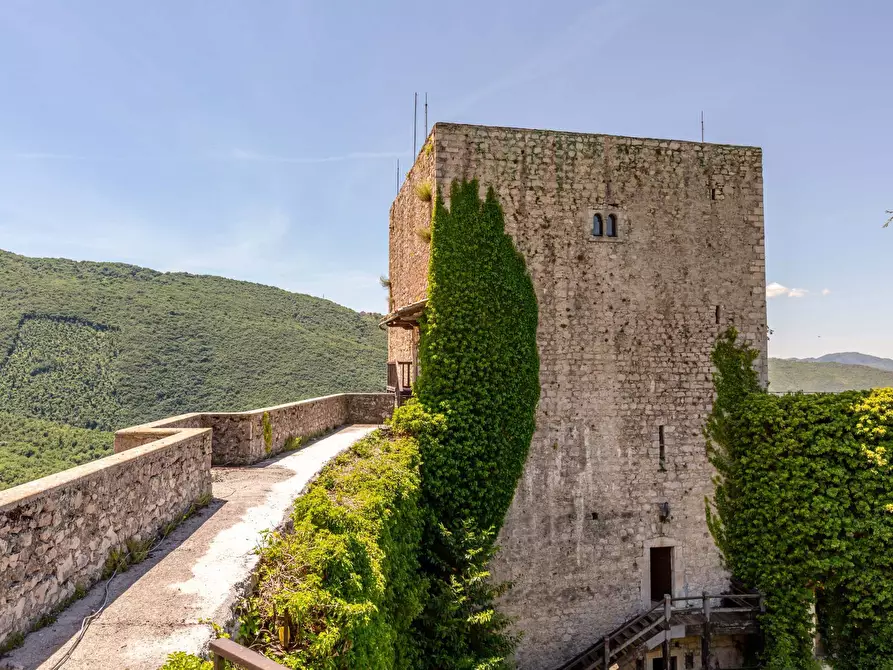 Immagine 47 di Castello in vendita  in Largo Castello a Pereto