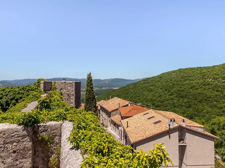 Immagine 48 di Castello in vendita  in Largo Castello a Pereto