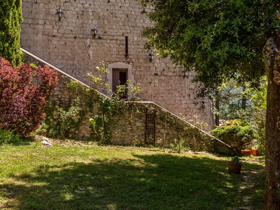 Immagine 58 di Castello in vendita  in Largo Castello a Pereto